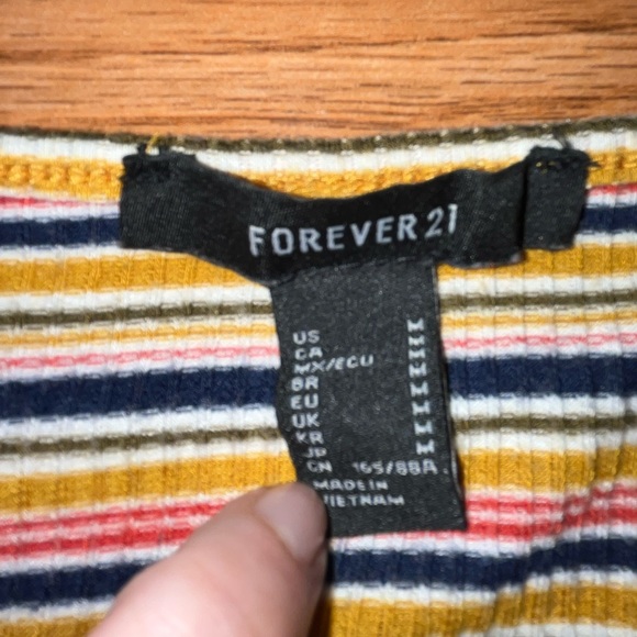 Bundle of Medium Tops - Picture 7 of 8